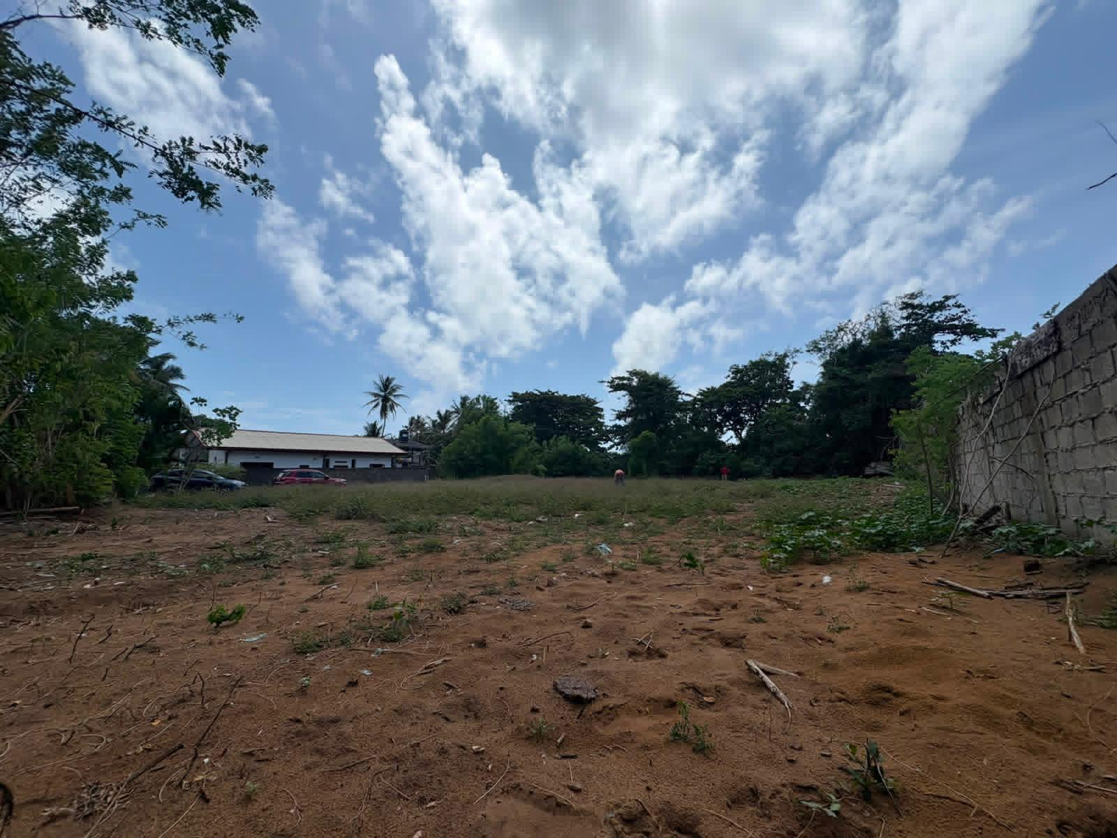 🏡 PRIME LAND FOR SALE | THALPITIYA, WADDUWA 🌴

An exceptional investment opportunity in one of the fastest-growing areas on the southern coast.

This 63-perch property is located in a peaceful environment with excellent accessibility, making it ideal for both residential and commercial development.

📍 Location: Thalpitiya, Wadduwa

Property Highlights
✅ 63 Perches
✅ Clear Legal Documentation
✅ Peaceful & Decent Surroundings
✅ 3.5 km to Panadura Town
✅ 350 m to Galle Road
✅ 500 m to Wadduwa Beach
✅ Only 20 m to Bolgoda River

Ideal For
🏨 Hotels, Resorts & Tourism Projects
🏢 Residential Developments
🍽️ Hospitality & Leisure
🏢 Commercial & Business
🚛 Logistics & Investment

Contact us today for more information
0778366229 | 038-2237419